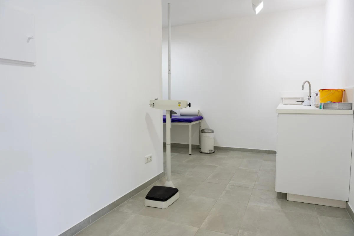 Praxis Schleiden Behandlung III Verbandsraum